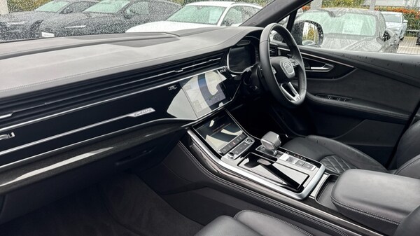 Used Audi Q7 2024 for sale - 76033595: Photo 2