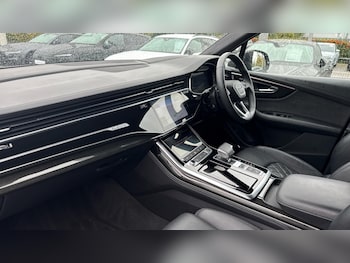 Used Audi Q7 2024 for sale - 76033595: Photo 2