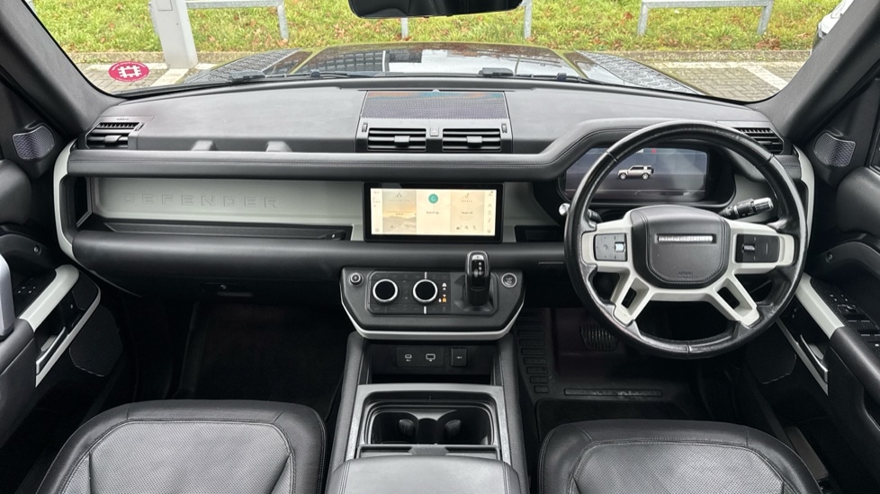 Used Land Rover Defender 2021 for sale - 76874908: Photo 11