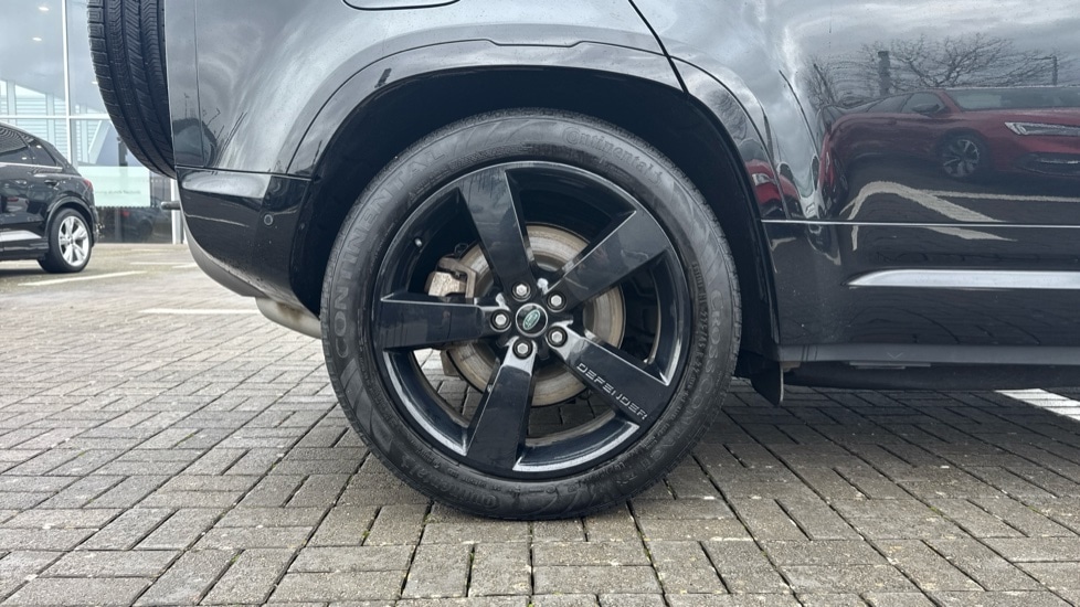 Used Land Rover Defender 2021 for sale - 76874908: Photo 19