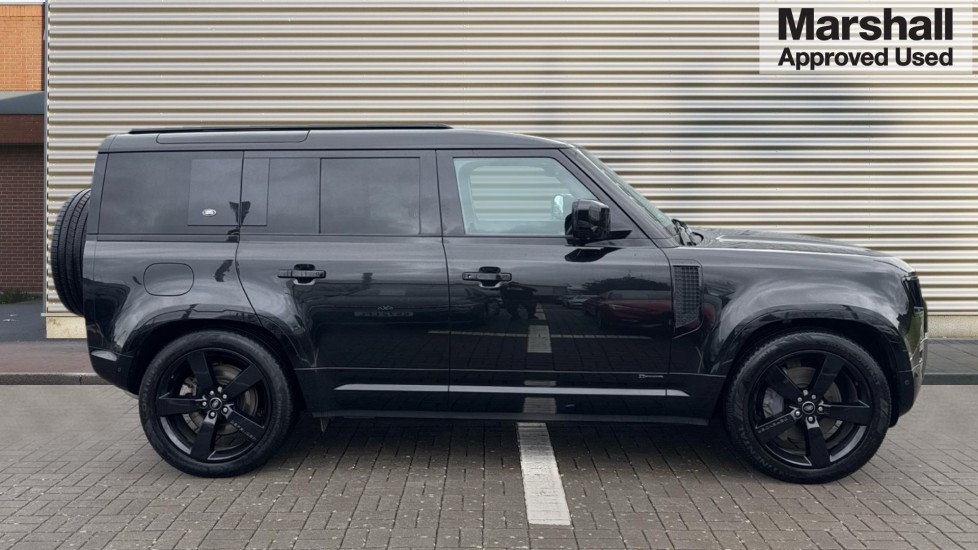 Used Land Rover Defender 2021 for sale - 76874908: Photo 2