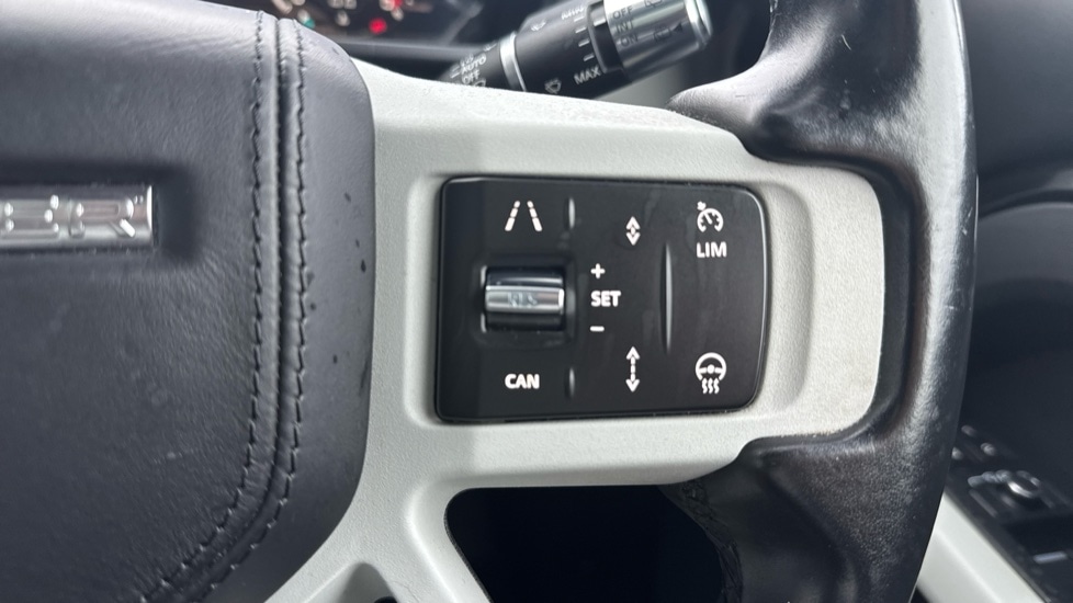 Used Land Rover Defender 2021 for sale - 76874908: Photo 22