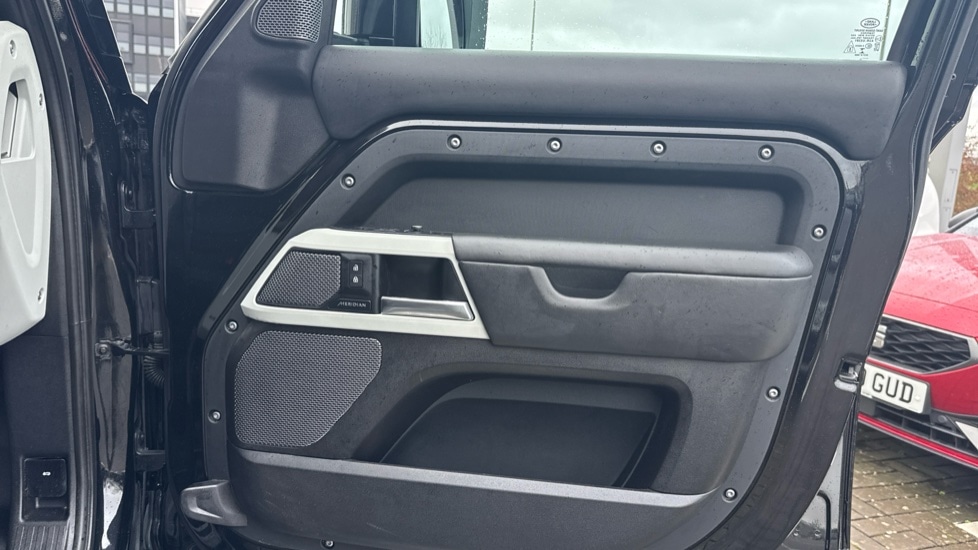 Used Land Rover Defender 2021 for sale - 76874908: Photo 30