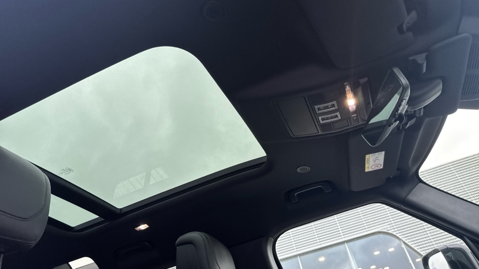 Used Land Rover Defender 2021 for sale - 76874908: Photo 31