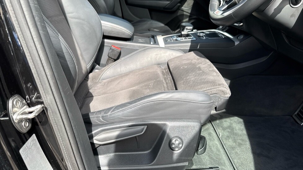 Used Audi Q5 2018 for sale - 76652453: Photo 29