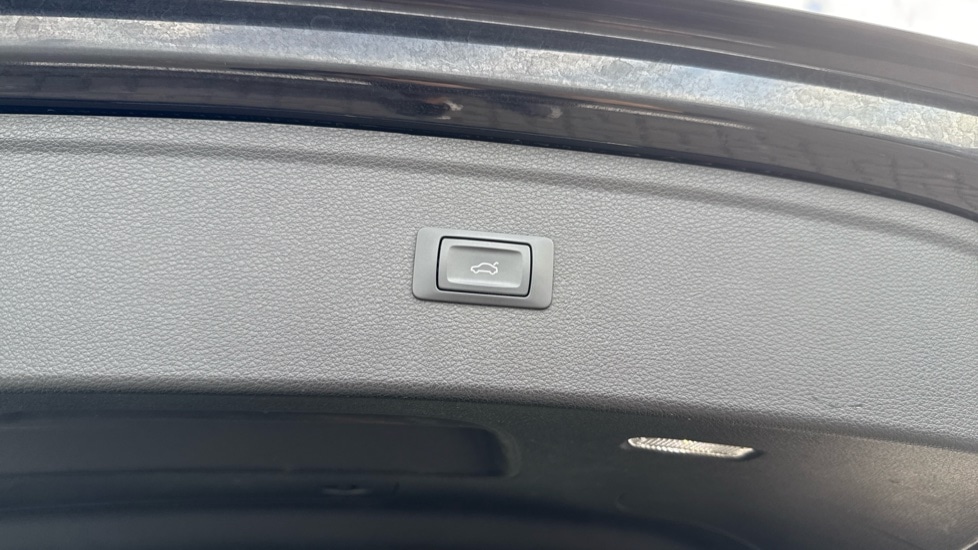 Used Audi Q5 2018 for sale - 76652453: Photo 41