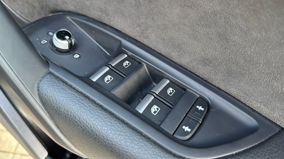 Used Audi Q5 2018 for sale - 76652453: Photo 48