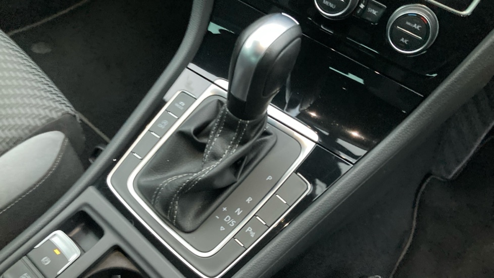 Used Volkswagen Golf 2019 for sale - 76533937: Photo 29