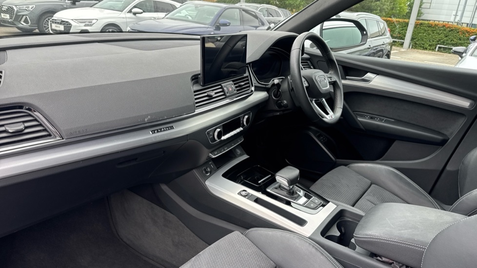 Used Audi Q5 2023 for sale - 76999516: Photo 2