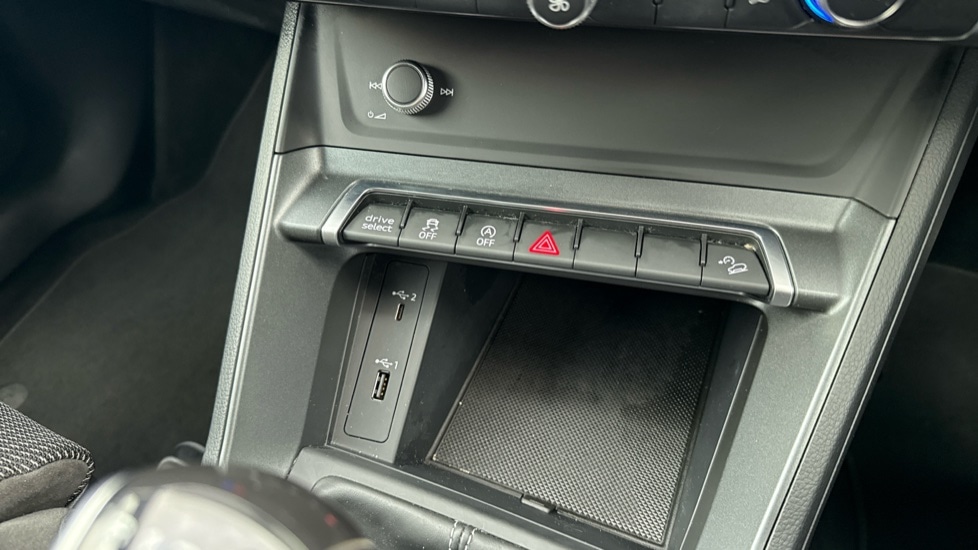 Used Audi Q3 2020 for sale - 76647825: Photo 35