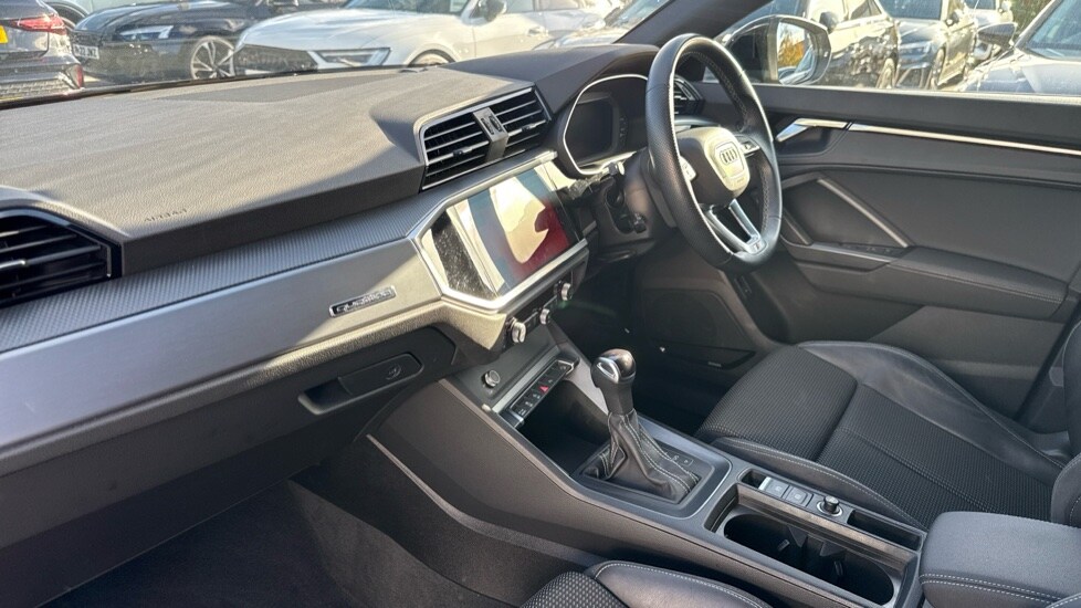 Used Audi Q3 2022 for sale - 76161528: Photo 2