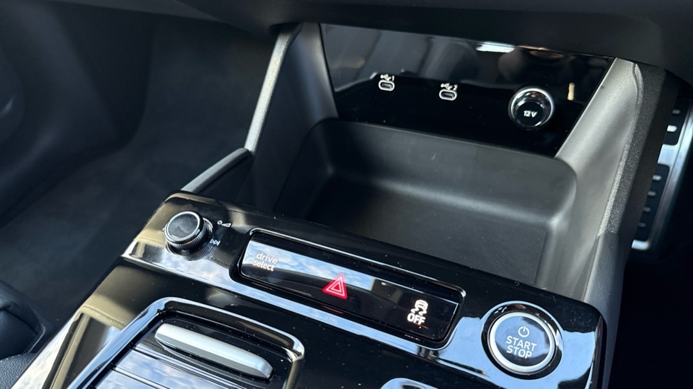 Used Audi Q6 e-tron 2025 for sale - 76660765: Photo 36