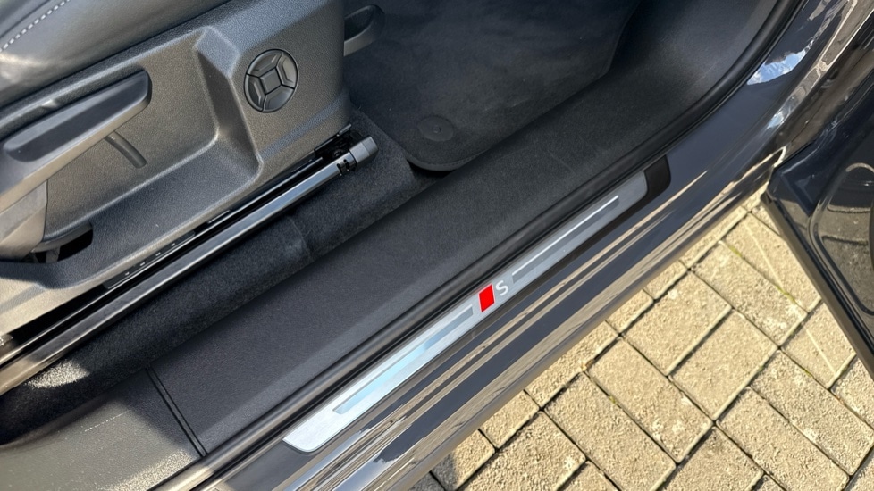 Used Audi Q6 e-tron 2025 for sale - 76660765: Photo 40