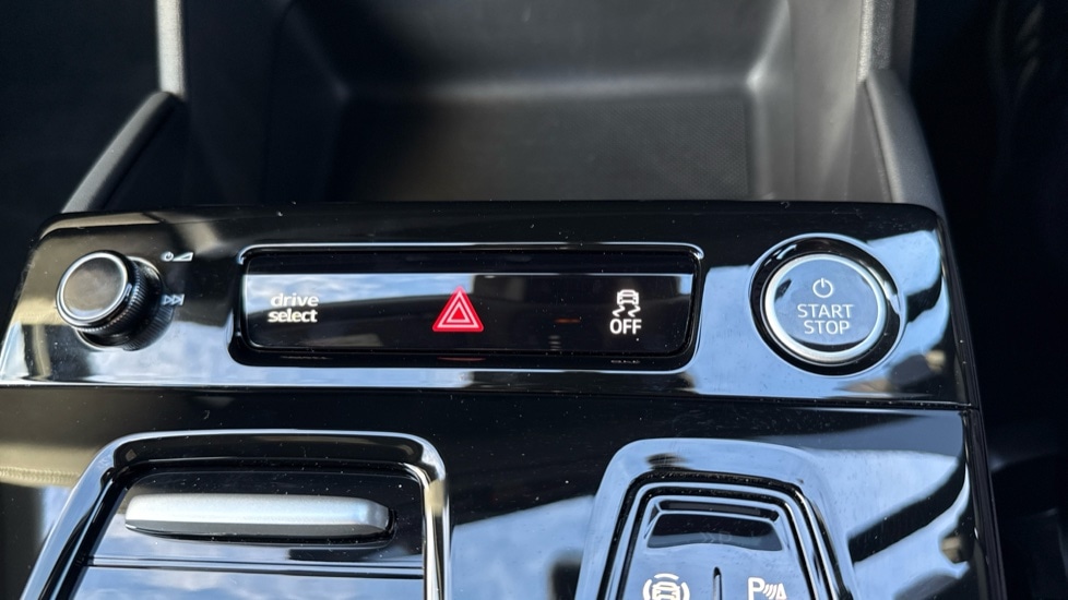 Used Audi Q6 e-tron 2025 for sale - 76660765: Photo 52