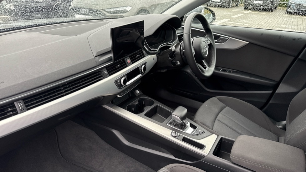 Used Audi A4 2023 for sale - 76191023: Photo 2