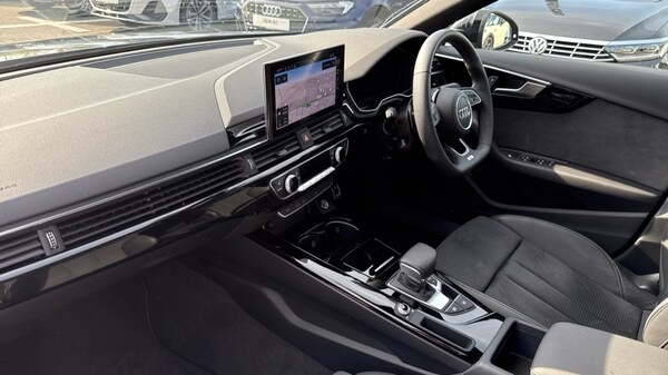 Used Audi A4 2024 for sale - 76328154: Photo 2