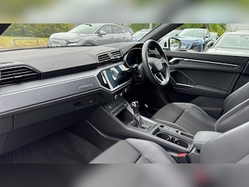 Used Audi Q3 2020 for sale - 75417047: Photo