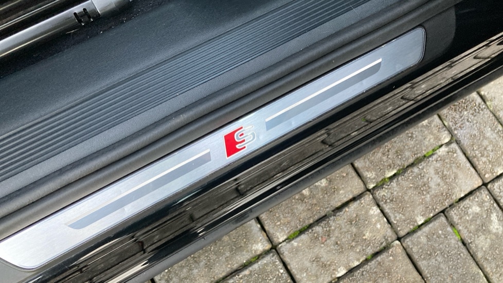 Used Audi Q4 e-tron 2021 for sale - 76872944: Photo 41