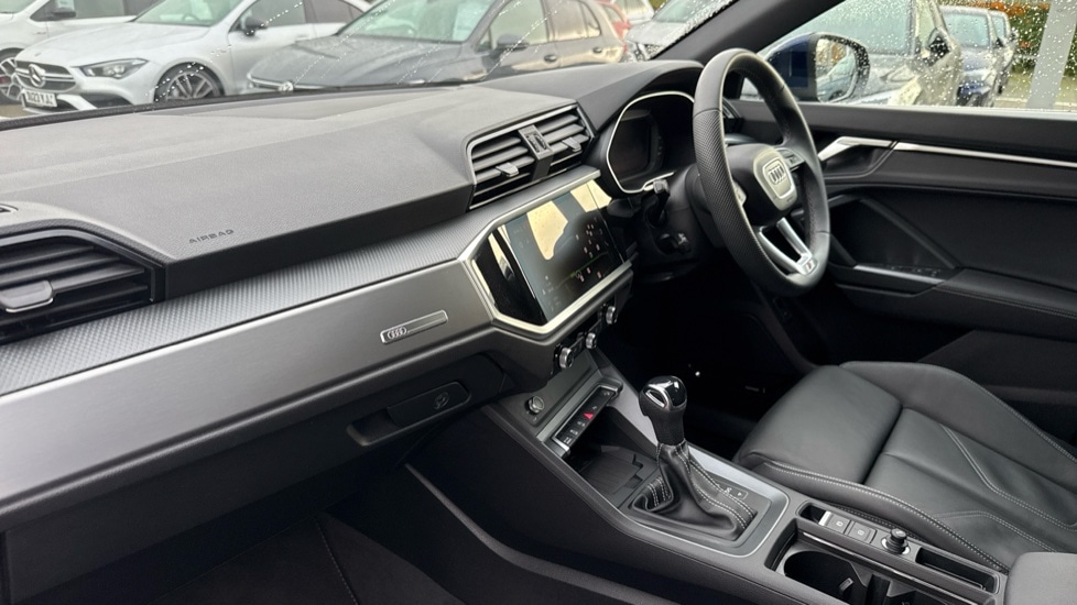 Used Audi Q3 2025 for sale - 76874469: Photo 2