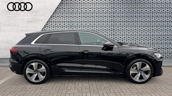 Used Audi e-tron 2021 for sale - 76007818: Photo 4