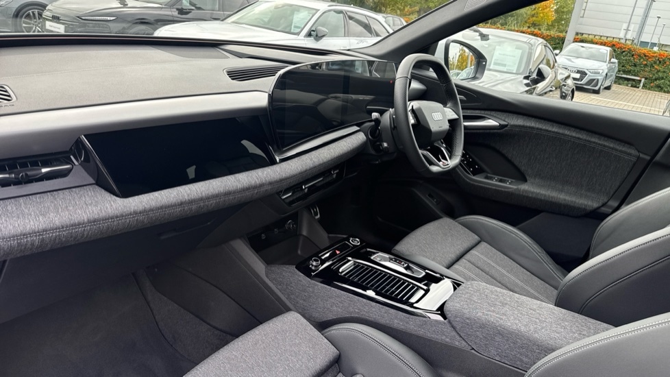 Used Audi Q6 e-tron 2025 for sale - 76871597: Photo 2