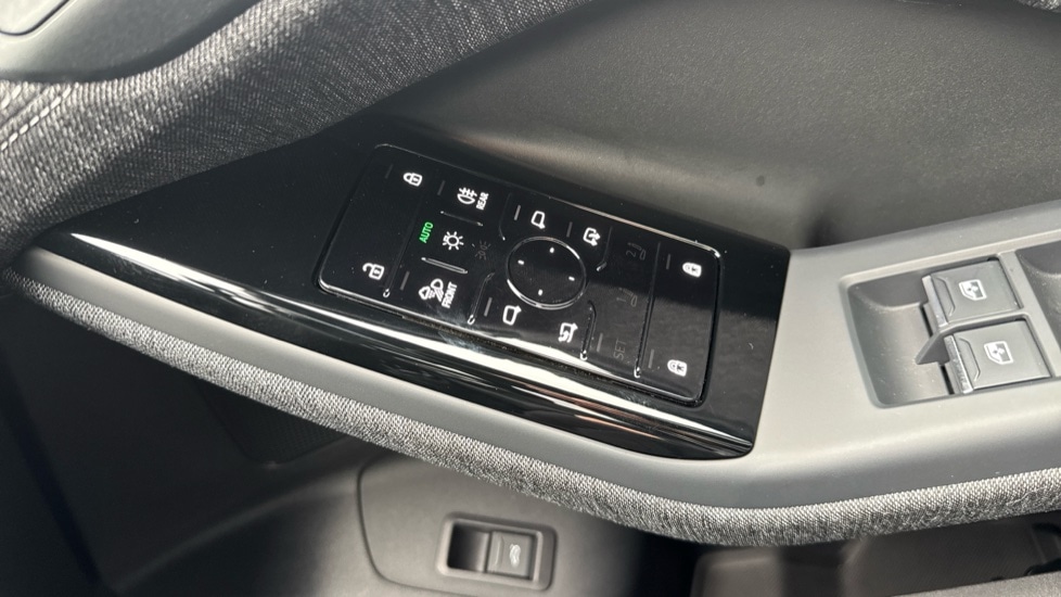 Used Audi Q6 e-tron 2025 for sale - 76871597: Photo 44