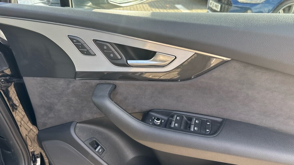 Used Audi Q7 2017 for sale - 76869925: Photo 28