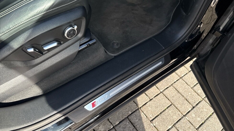 Used Audi Q7 2017 for sale - 76869925: Photo 40