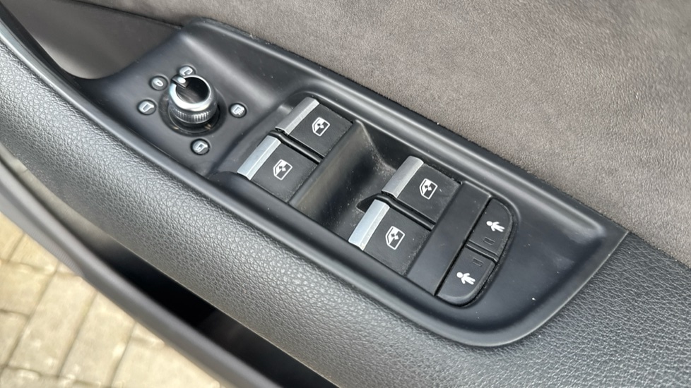 Used Audi Q7 2017 for sale - 76869925: Photo 49