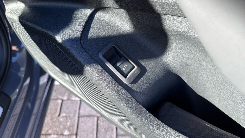 Used Audi Q6 e-tron 2025 for sale - 76872071: Photo 47