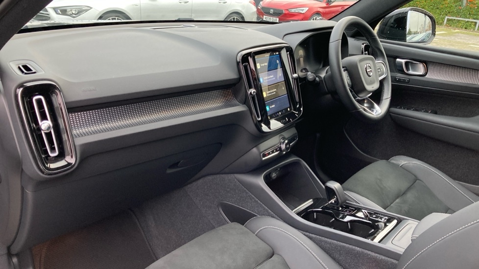 Used Volvo XC40 2024 for sale - 76872760: Photo 10