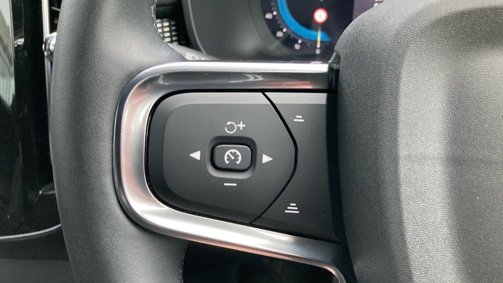 Used Volvo XC40 2024 for sale - 76872760: Photo 23