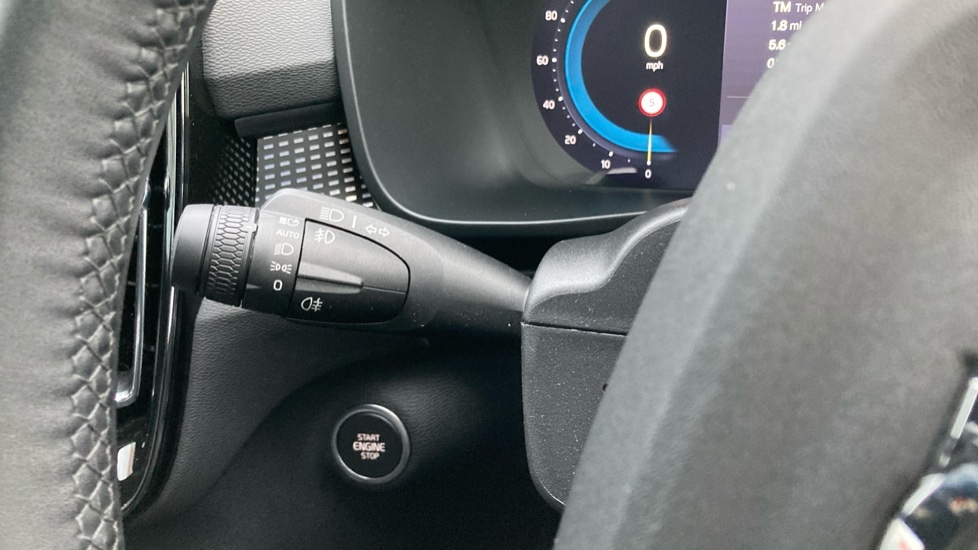 Used Volvo XC40 2024 for sale - 76872760: Photo 25