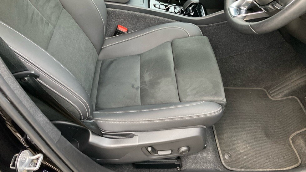 Used Volvo XC40 2024 for sale - 76872760: Photo 32