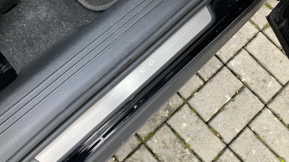 Used Volvo XC40 2024 for sale - 76872760: Photo 37