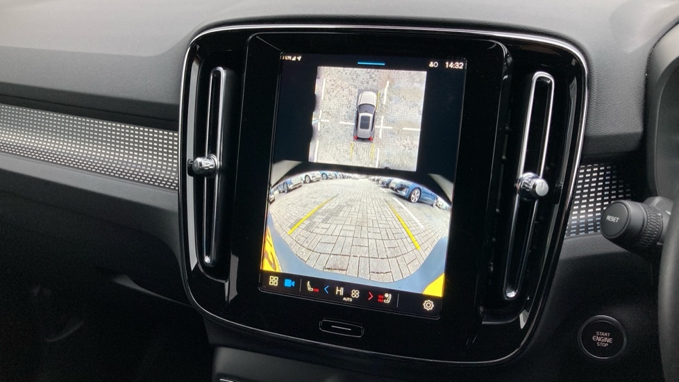 Used Volvo XC40 2024 for sale - 76872760: Photo 45