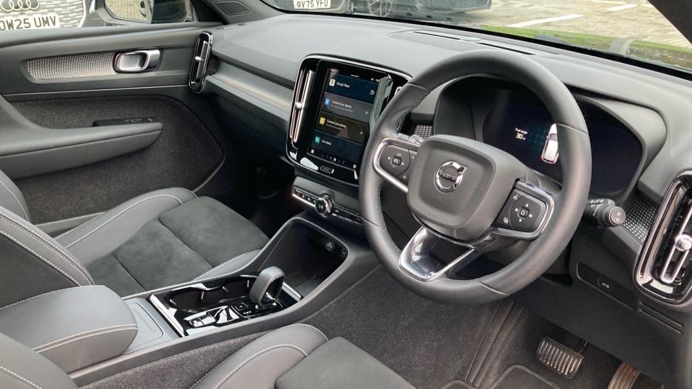 Used Volvo XC40 2024 for sale - 76872760: Photo 9