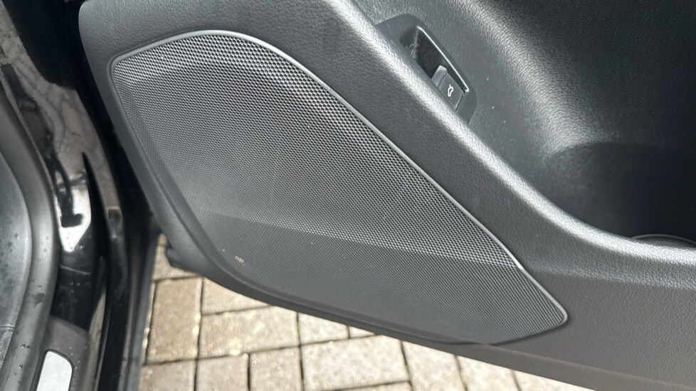 Used Audi RS Q8 2023 for sale - 76074236: Photo 32