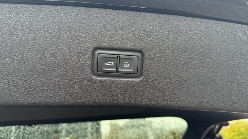 Used Audi RS Q8 2023 for sale - 76074236: Photo 41