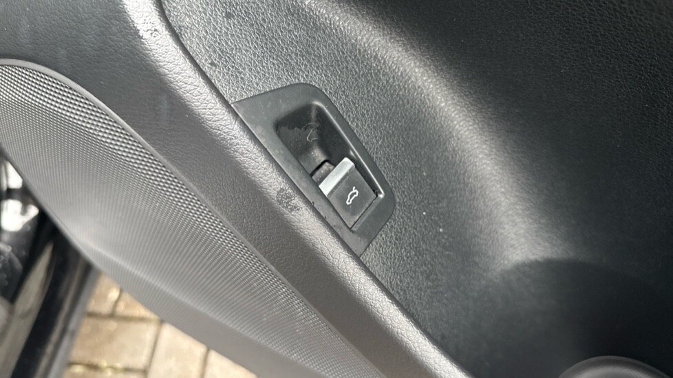 Used Audi RS Q8 2023 for sale - 76074236: Photo 47