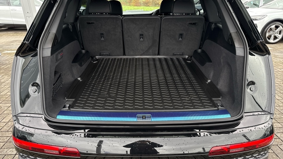 Used Audi Q7 2025 for sale - 76872068: Photo 18