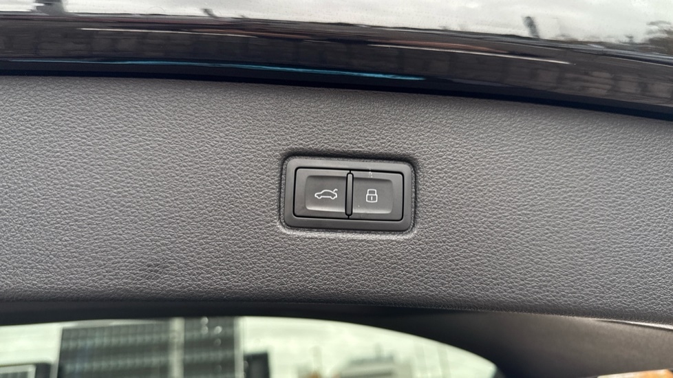 Used Audi Q7 2025 for sale - 76872068: Photo 40