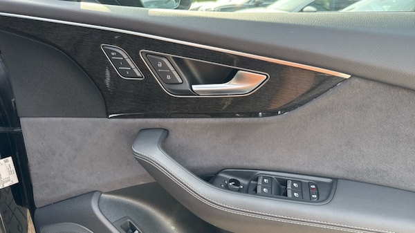 Used Audi Q8 2023 for sale - 76217211: Photo 28