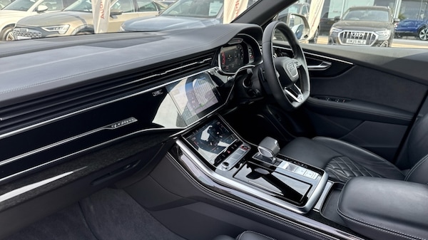 Used Audi Q8 2023 for sale - 76217211: Photo 2
