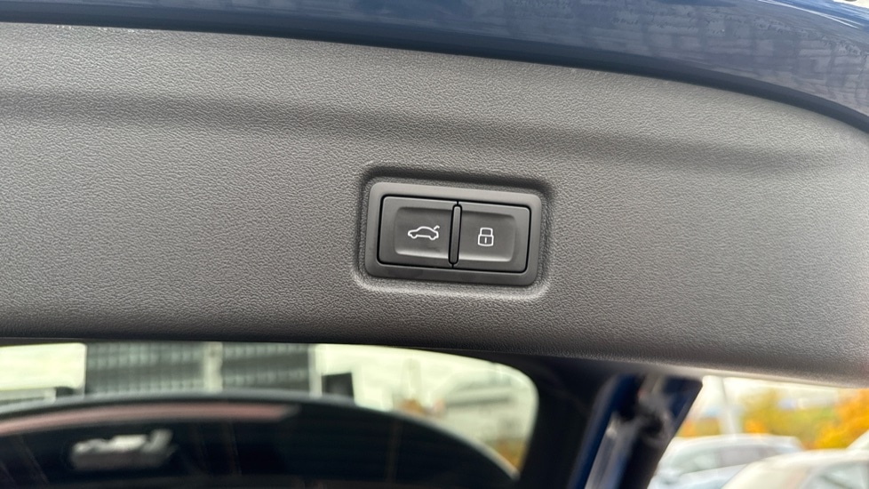 Used Audi Q6 e-tron 2025 for sale - 76870617: Photo 42