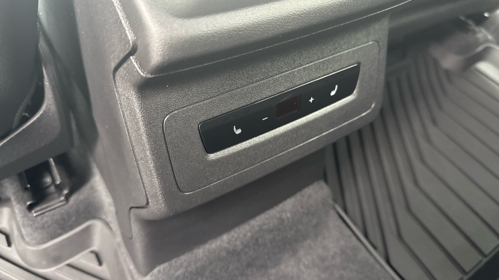 Used Audi Q6 e-tron 2025 for sale - 76870617: Photo 45