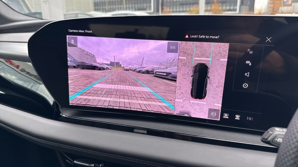 Used Audi Q6 e-tron 2025 for sale - 76870617: Photo 49