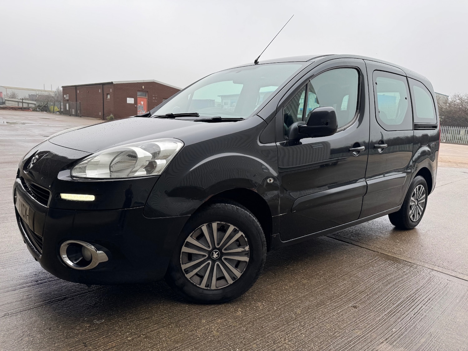 Used Peugeot Partner Tepee 2013 for sale - 77794457: Photo 2