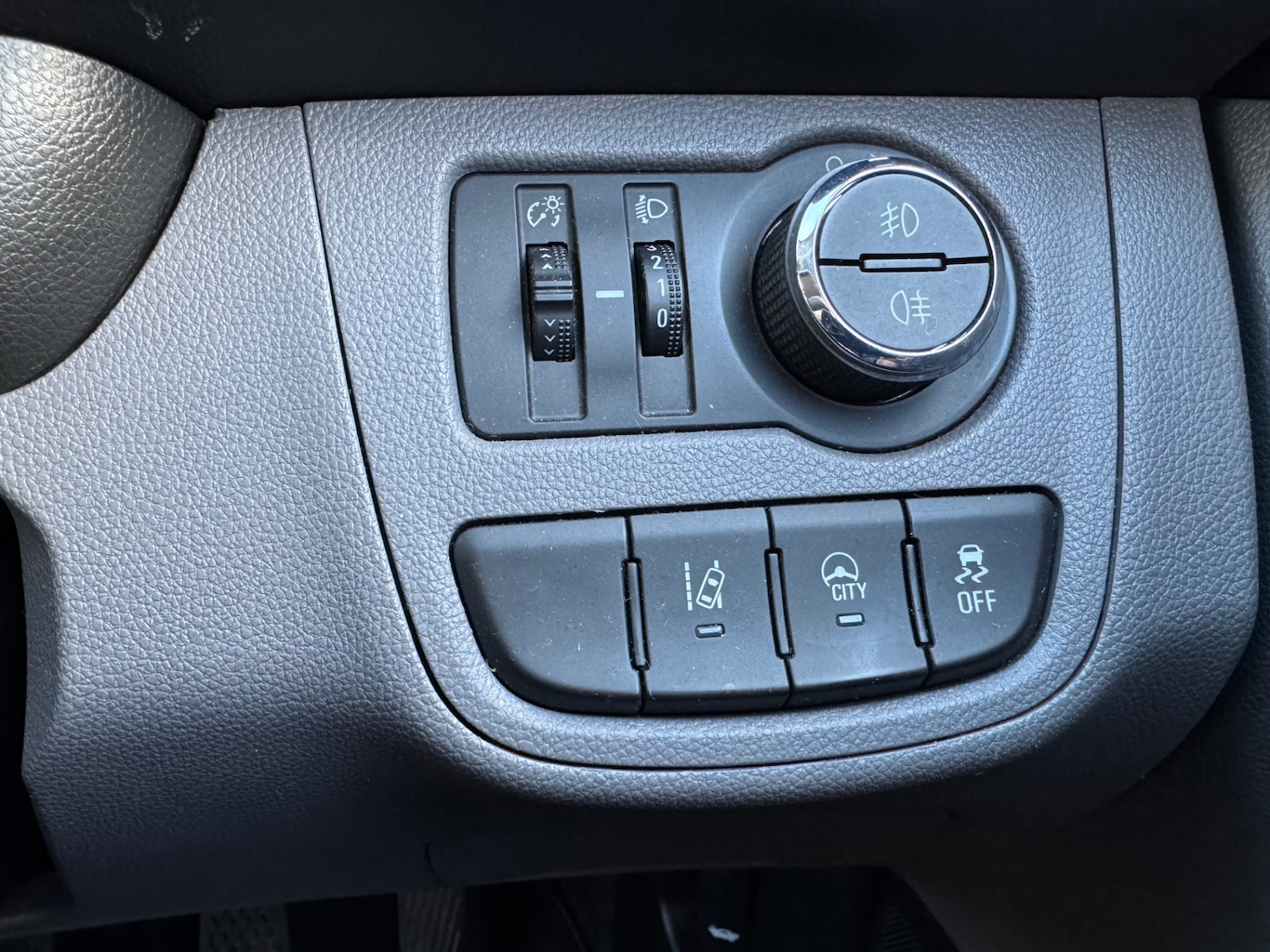 Used Vauxhall Viva 2016 for sale - 74123714: Photo 13