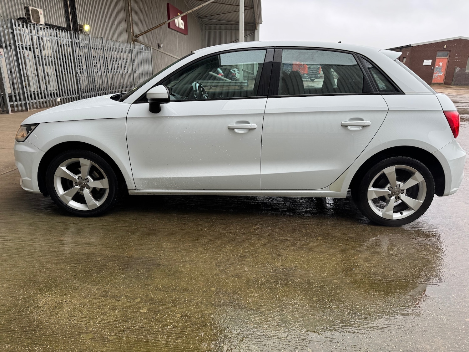 Used Audi A1 2015 for sale - 77342922: Photo 13